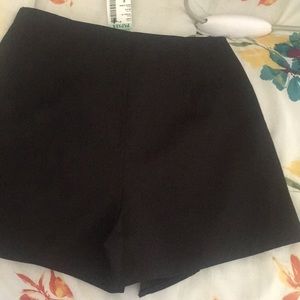 Skirt short, black small size.